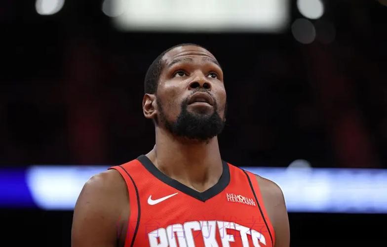 杜兰特39+7历史第7人，华子缺阵兰德尔空砍39分，火箭逆转森林狼